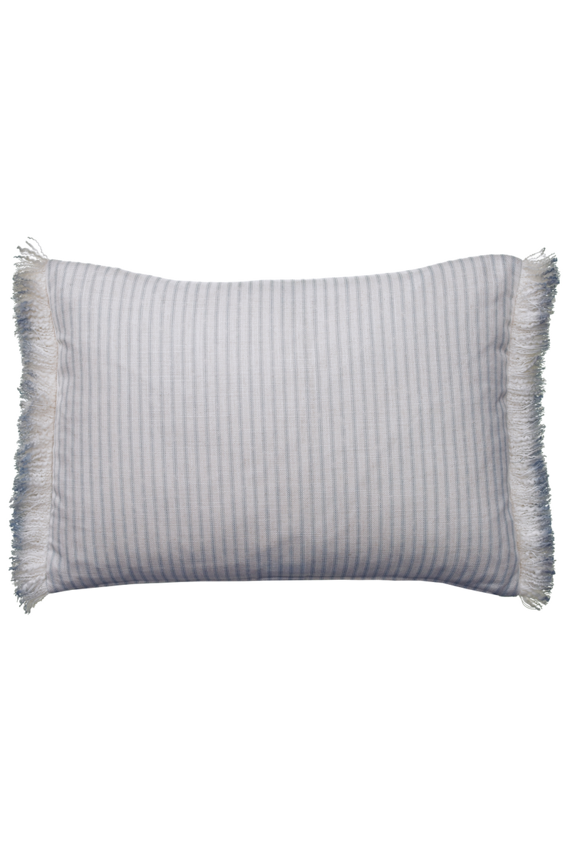 Coussin décoratif bleu clair à motifs | Andrew Martin Picket Leaf | Meubleluxe.fr