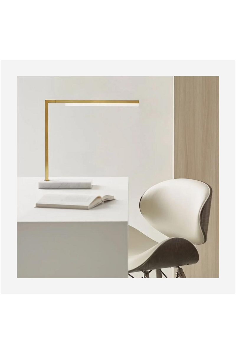 Lampe de table en laiton et marbre blanc | Andrew Martin Klee