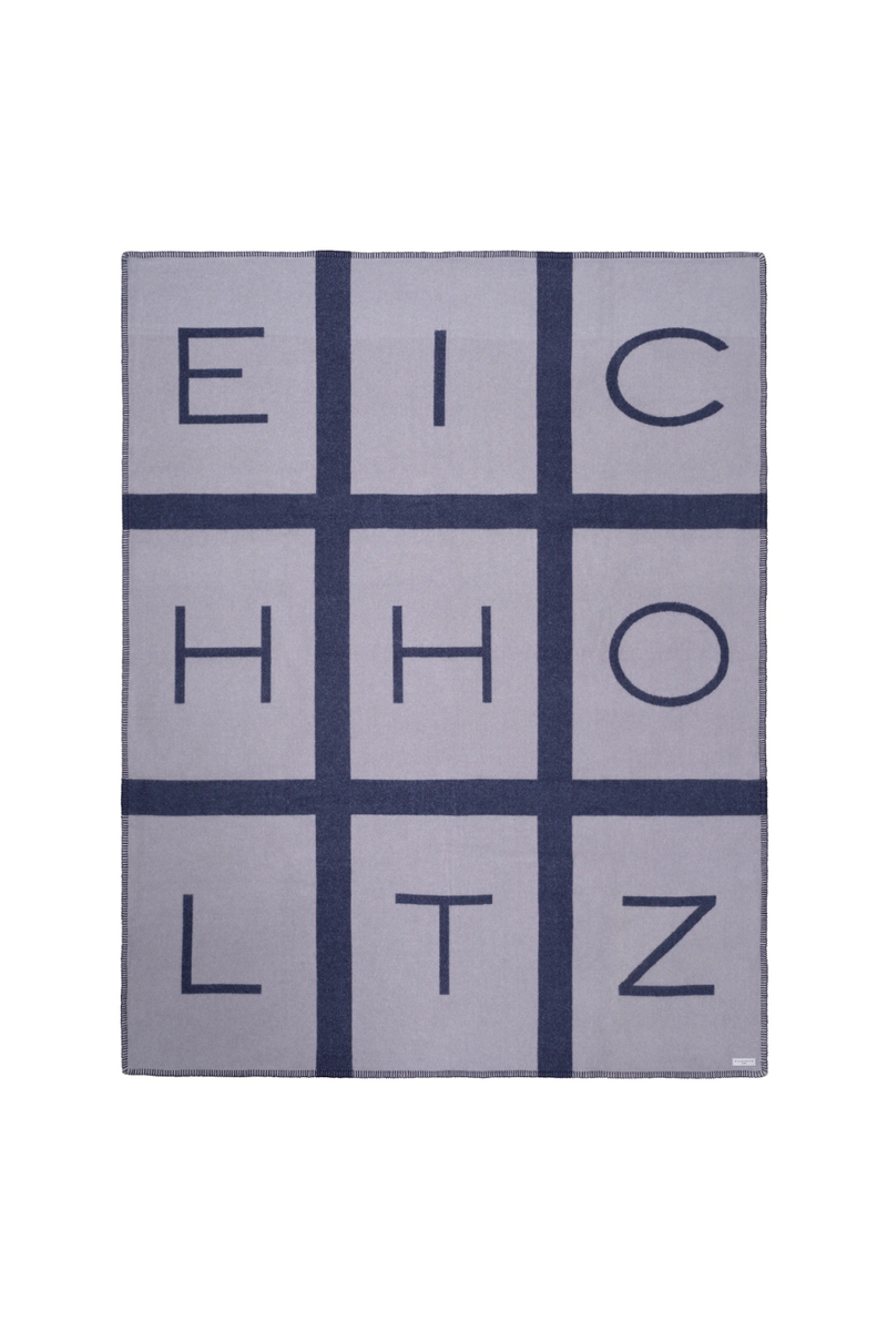 Plaid bleu en laine et cachemire | Eichholtz Thana | Meubleluxe.fr