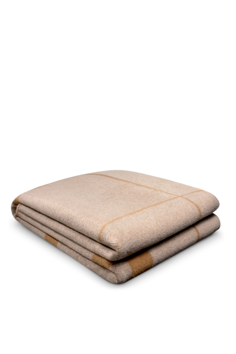 Plaid marron clair en laine et cachemire | Eichholtz Rhoda | Meubleluxe.fr