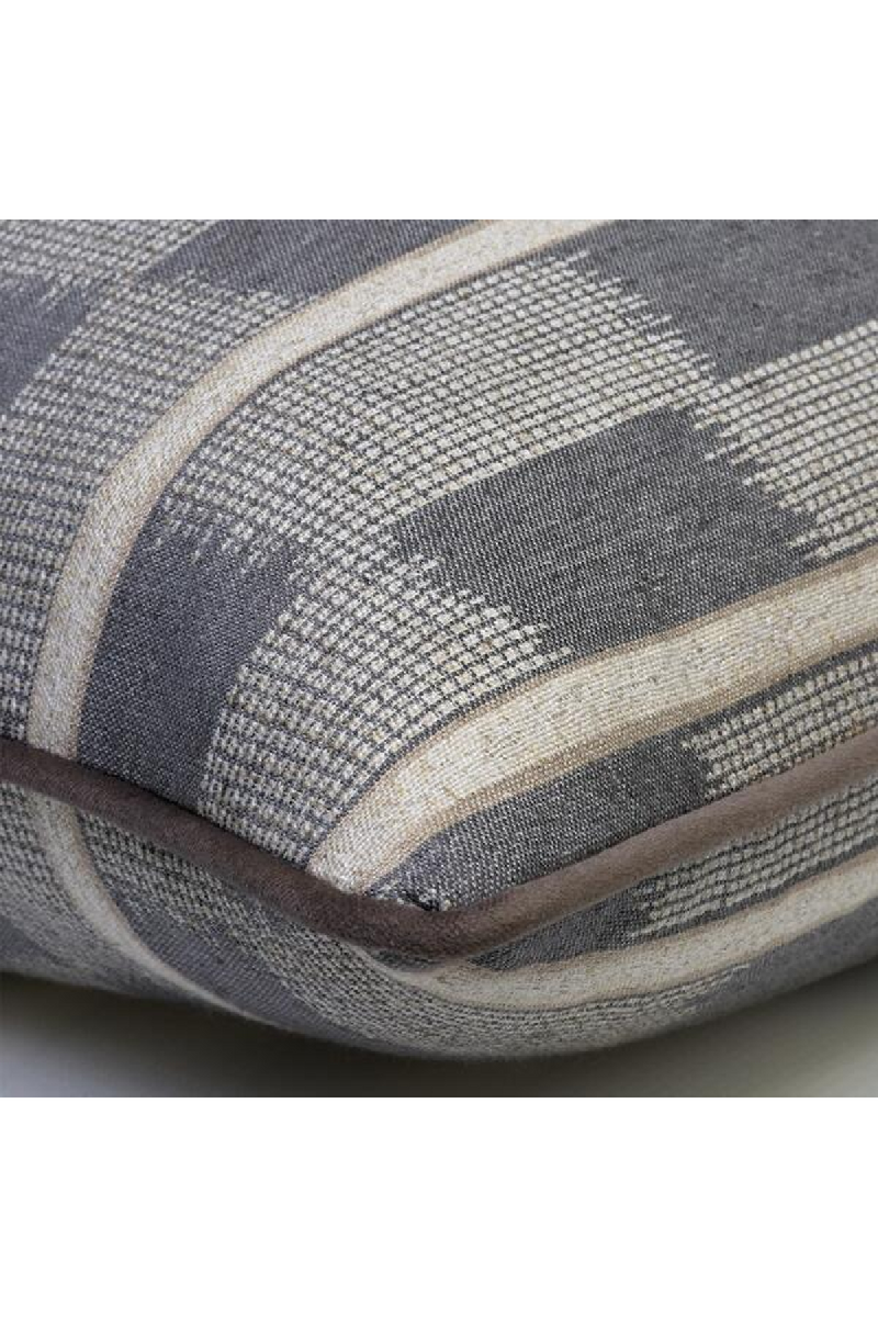Coussin carré gris | Andrew Martin Positano Sand | Muebleluxe.fr