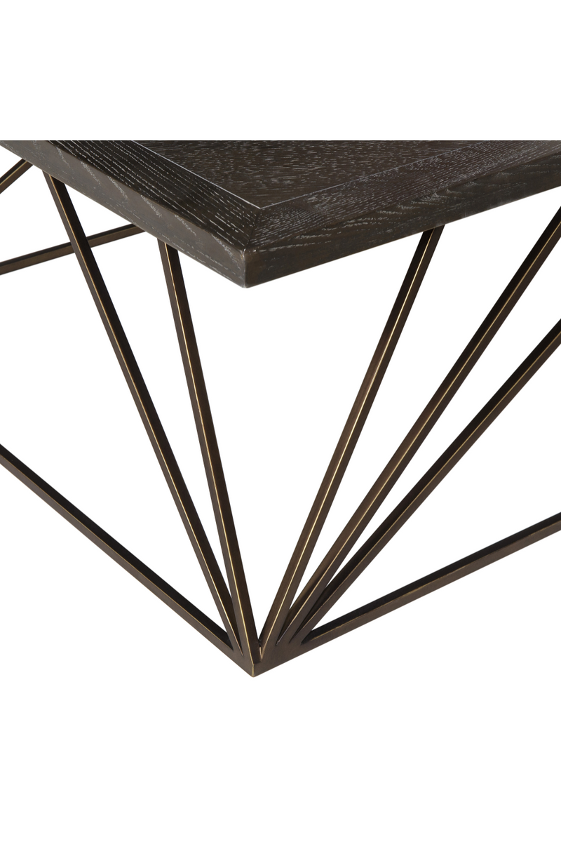 Table basse à base géométrique en chêne foncé | Andrew Martin Emerson | Meubleluxe.fr