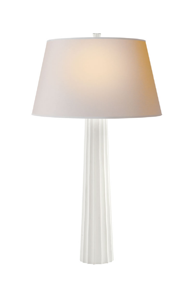 Lampe de table en plâtre blanc | Andrew Martin Fluted Spire | Meubleluxe.fr