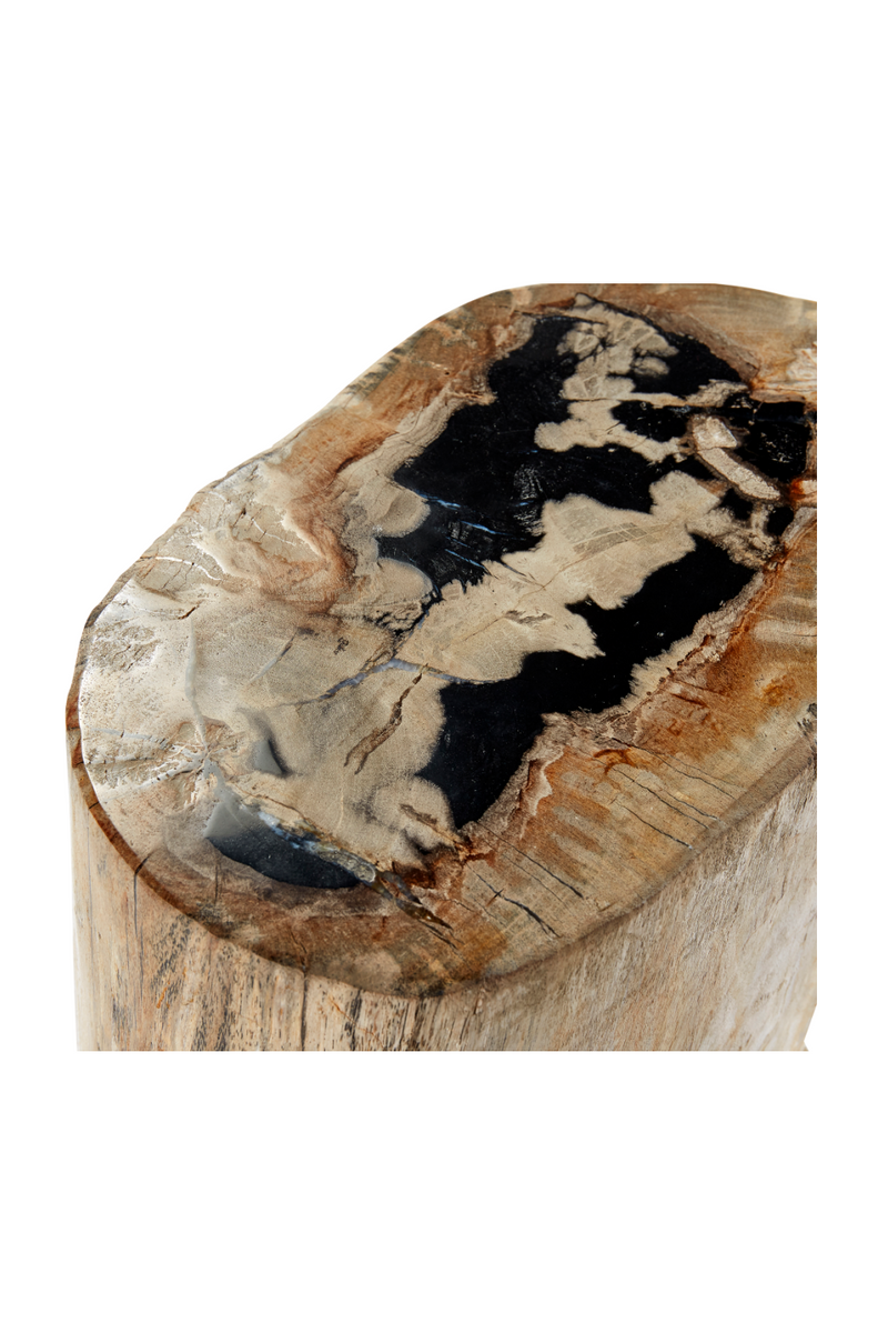 Tabouret en bois pétrifié poli à la main | Andrew Martin Log | Meubleluxe.fr