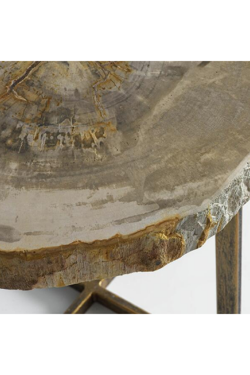 Table d'appoint ronde dorée en bois pétrifié | Andrew Martin Jonah | Meubleluxe.fr