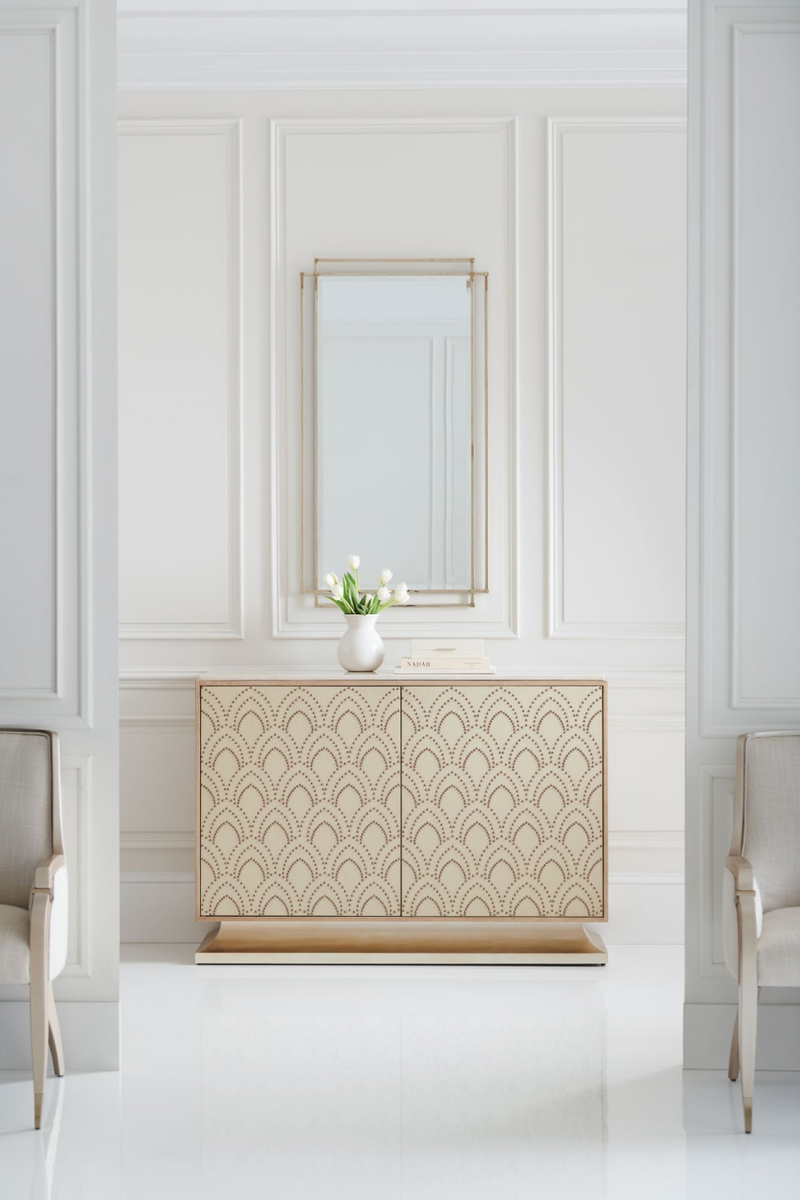 Commode en bois de Koto cloutés et marbre blanc | Caracole Nailed | Meubleluxe.fr