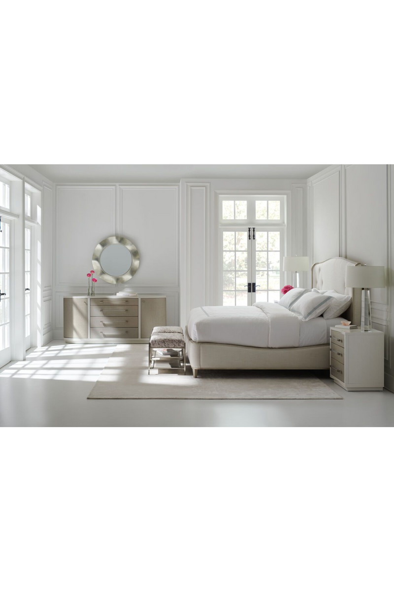 Table de chevet 3 tiroirs en bois blanc et taupe | Caracole Clarity | Meubleluxe.fr