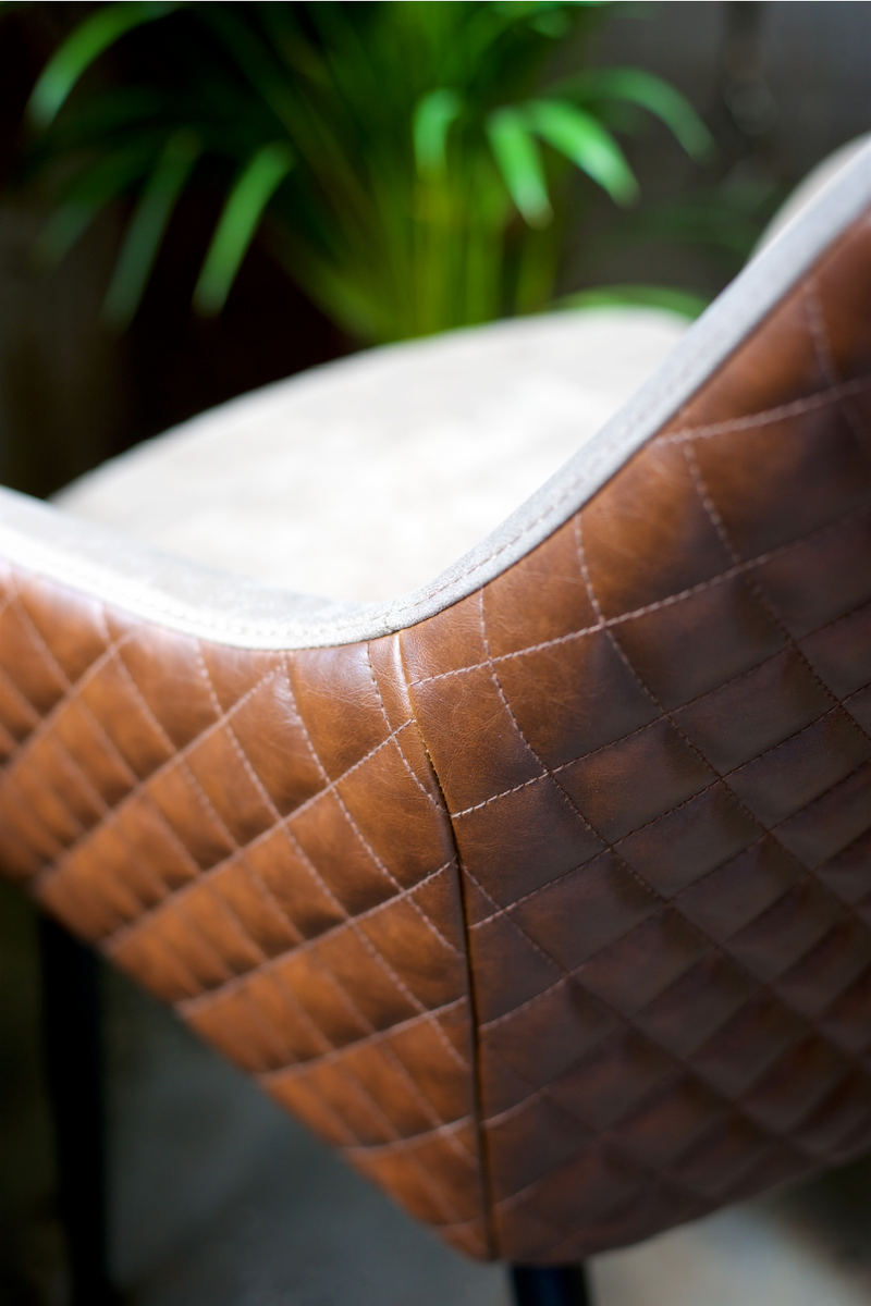 Chaise à manger en cuir brun | Richmond Chrissy | Meubleluxe.fr